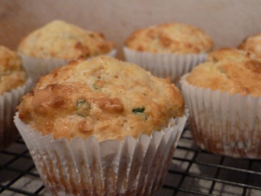 Cheesy Chilli Onion Muffins