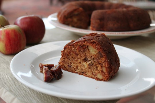 Granny Brampton's Apple & Date Cake