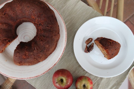 Granny Brampton's Apple & Date Cake